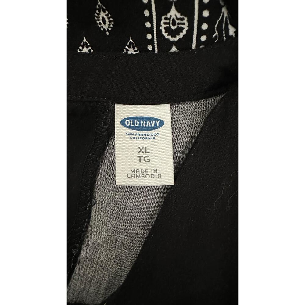 Old Navy XL Black and White Ornament Design V Neck Shift Dress - Picture 5 of 6